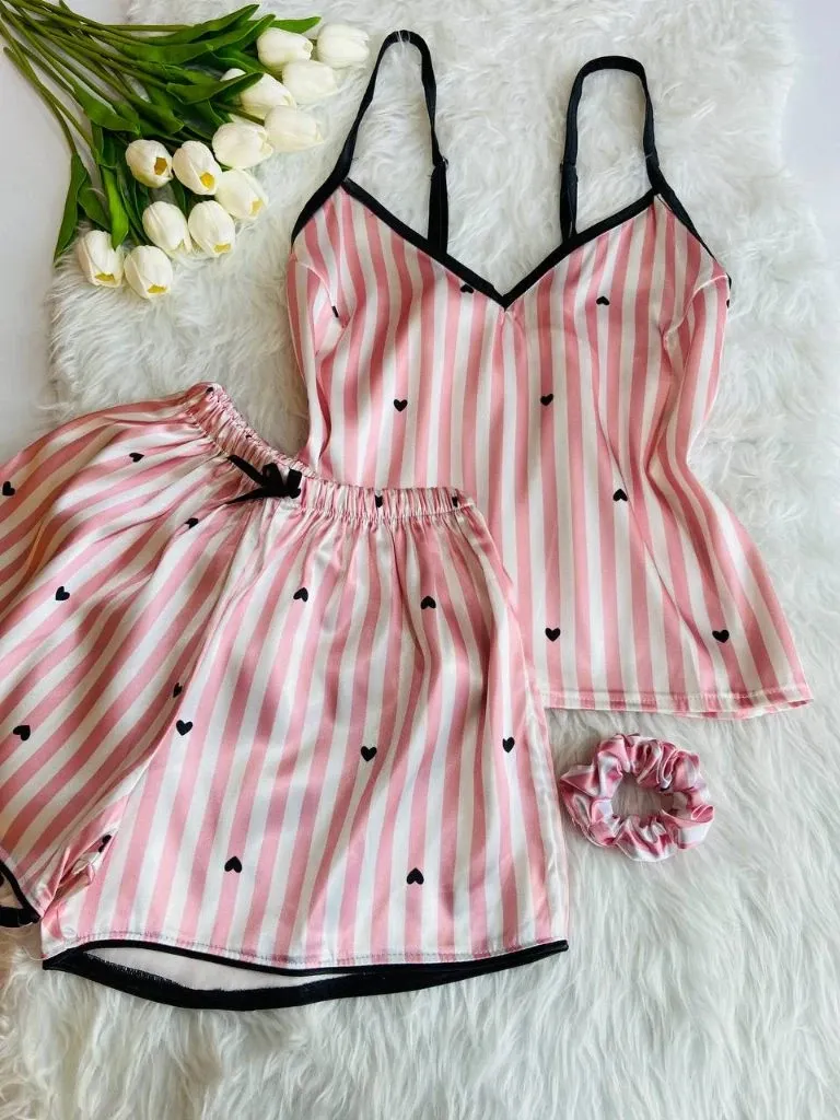 photo_2025-12-02_13-10-20 ست تاپ و شورتک ساتن ویکتوریا قلبی کد 0039 - تصویر 1